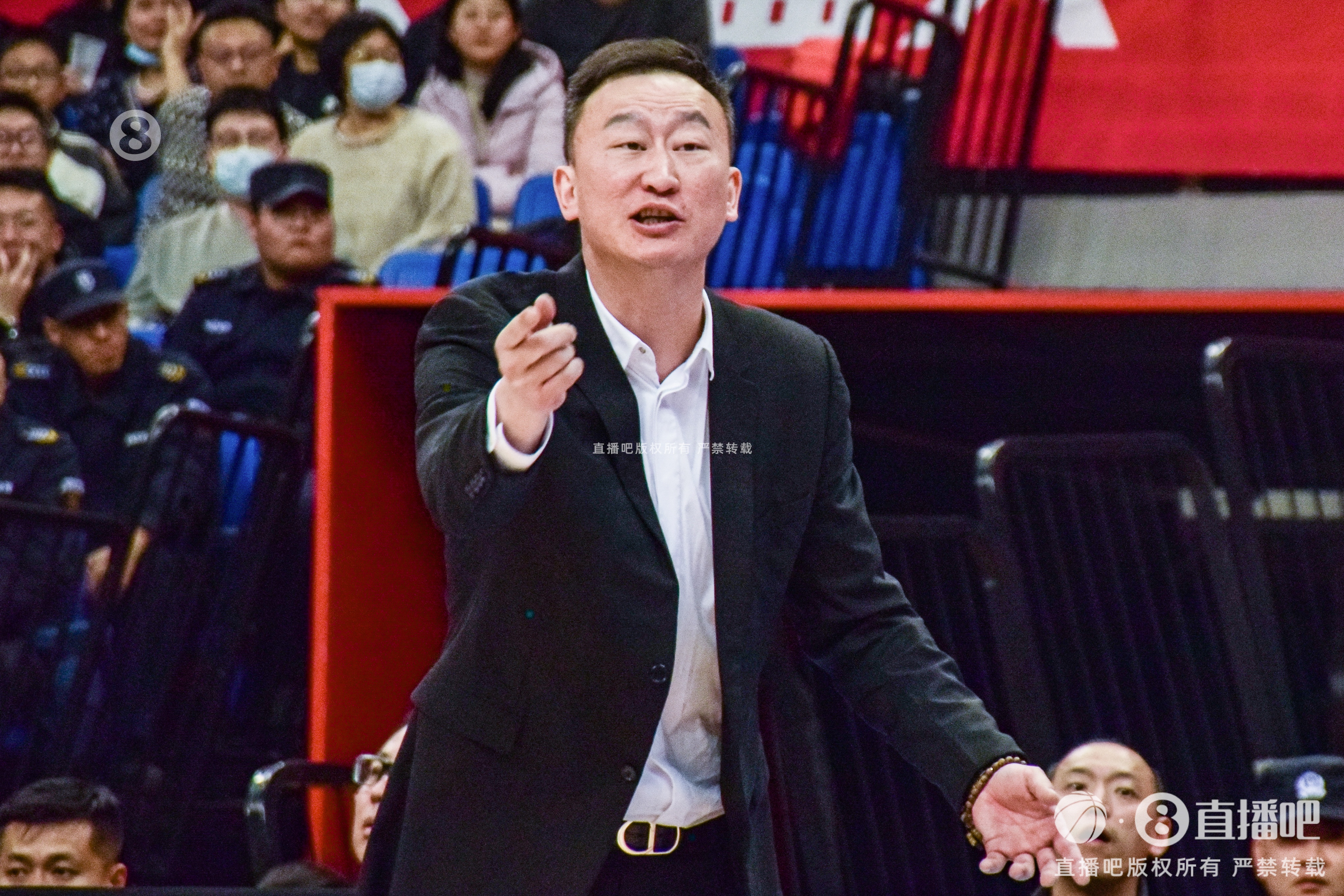 青岛男篮确立未来核心阵容:李俊贤与丛睿言接棒杨瀚森,双子星引领新篇章