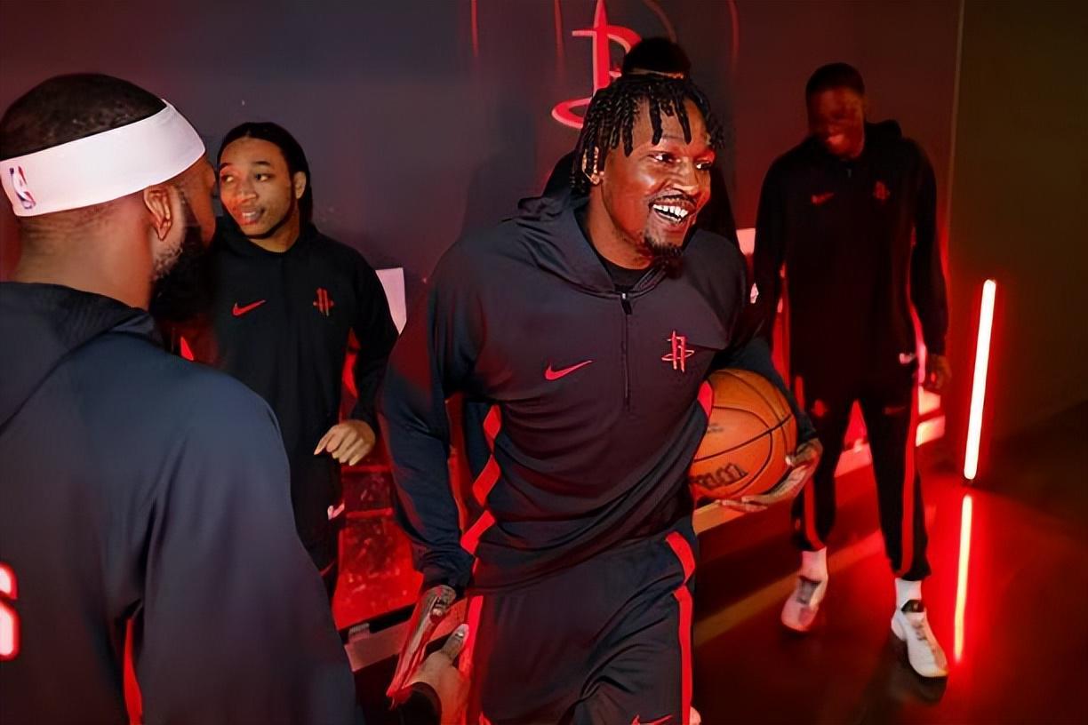 开云体育-每场只能打15分钟！火箭重金签下这位3D锋线的意义到底是什么？