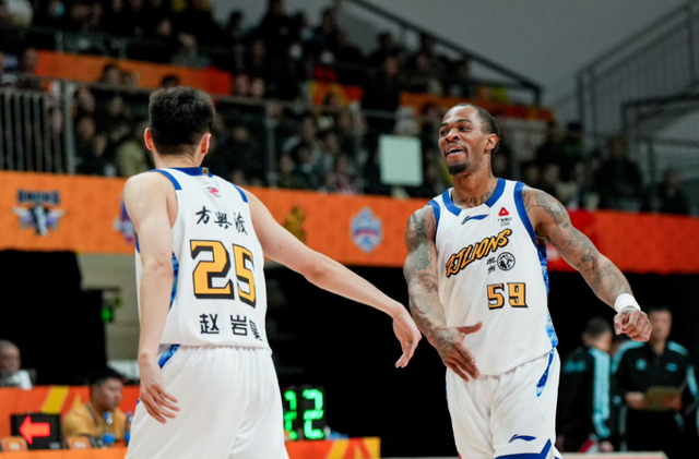 kaiyun-浙江广厦拒绝爆冷！全力淘汰吉林男篮，孙铭徽爆发，央视直播